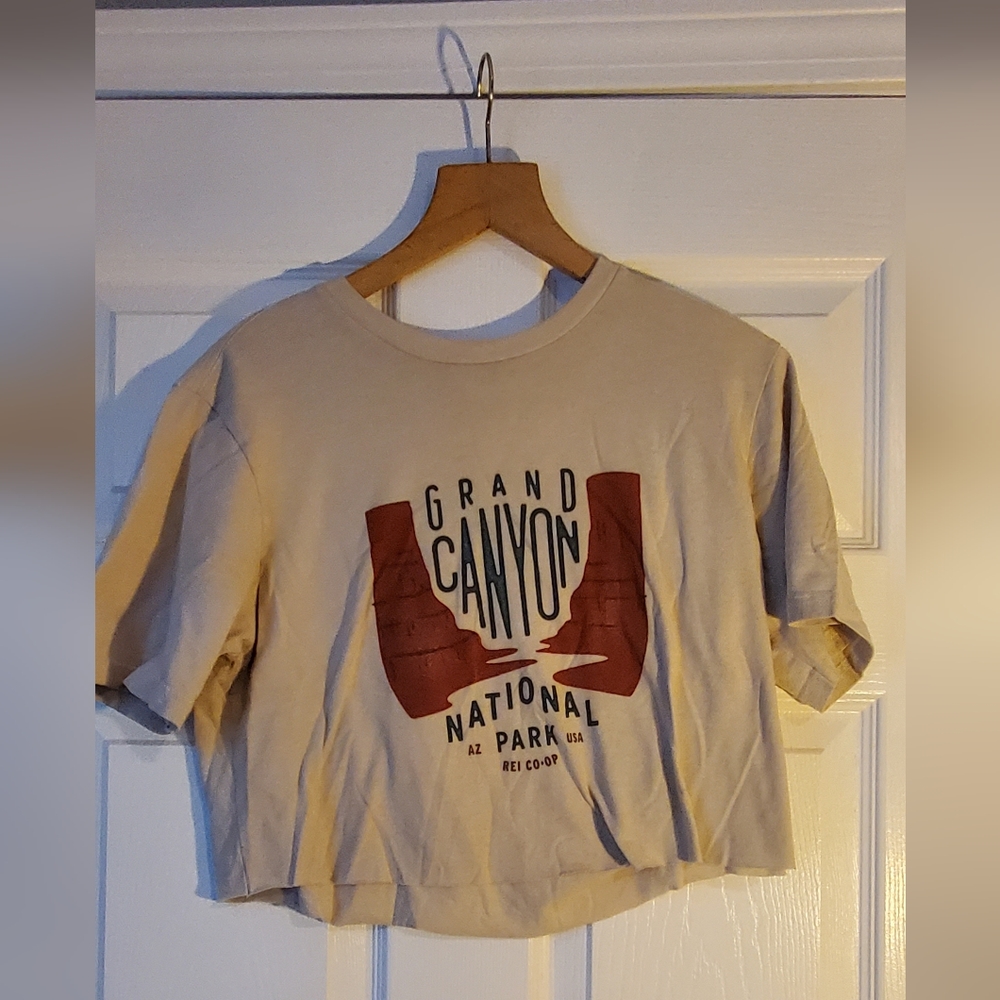 Graphic tee